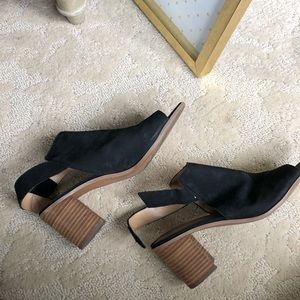 FRANCO SARTO STRAP BLACK WEDGE HEELS